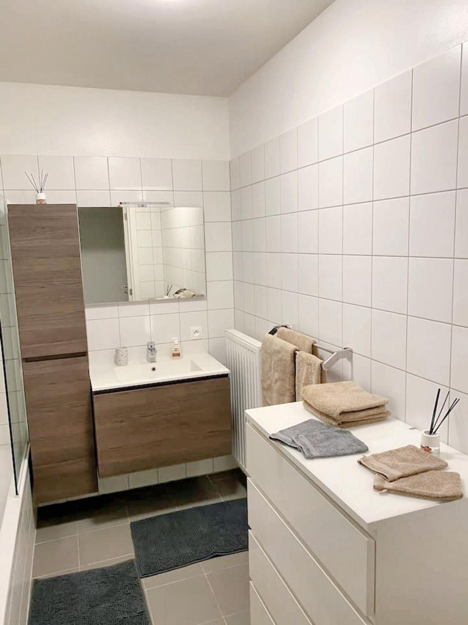 Modern Apartment In Cureghem Anderlecht 134 M² + Terrace Bruxelles Eksteriør billede